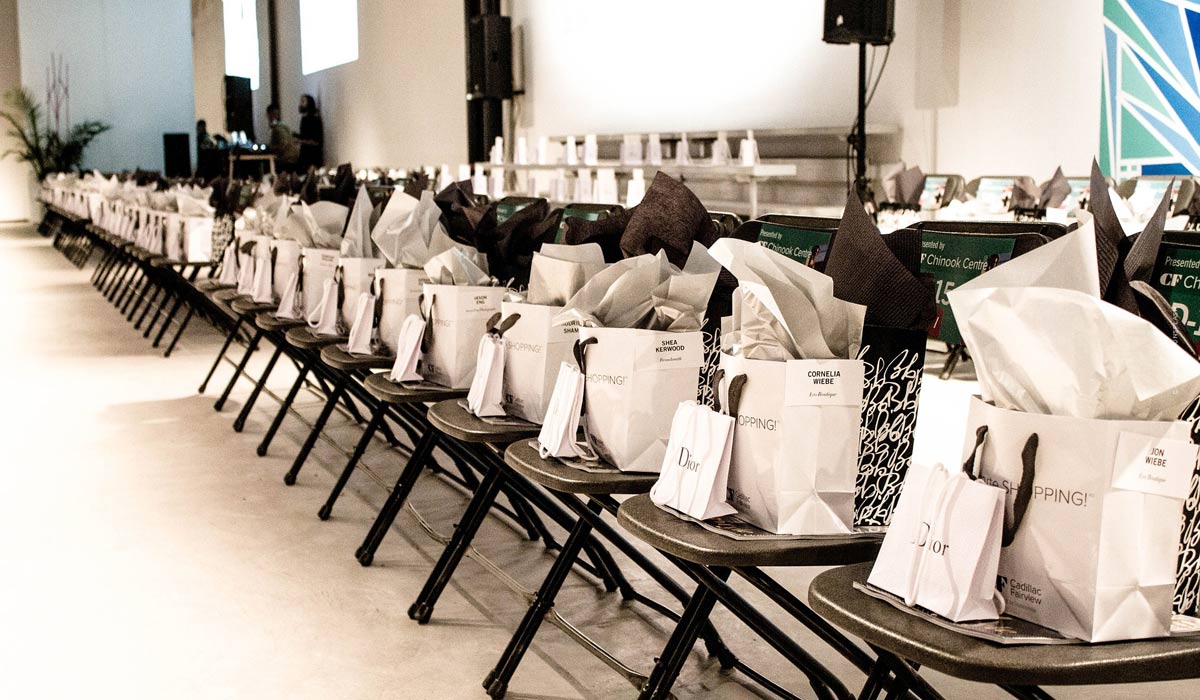 Backstage at Dior Cruise 2020  Bags, Dior purses, Dior saddle bag