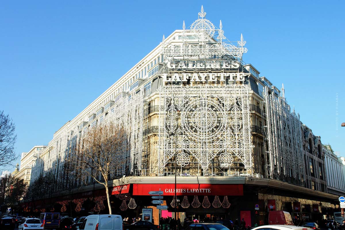 Image of Le magasin Louis Vuitton, 101 Avenue des Champs elysees