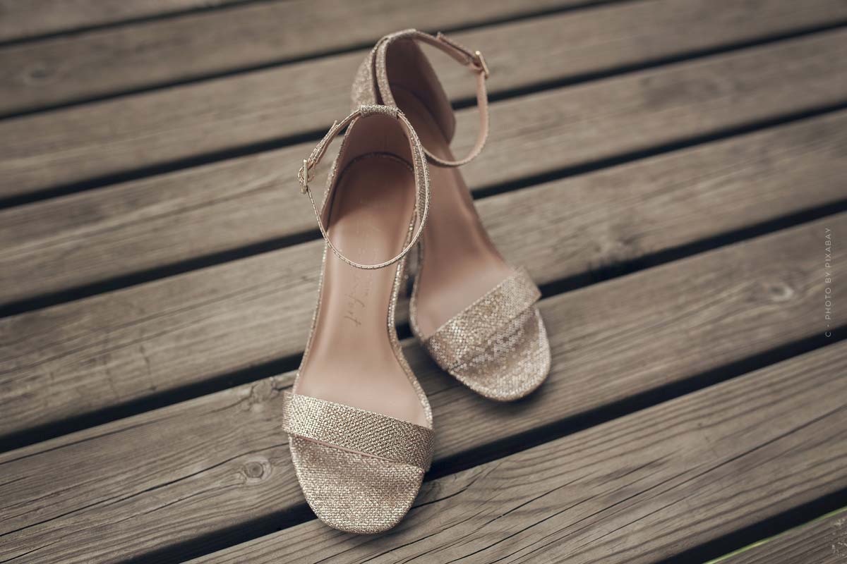 Manolo Blahnik-schuhe-high heels-beige-holz-glitzer