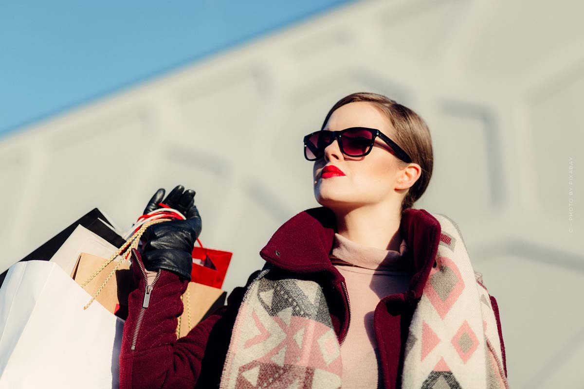 paris-taschen-frau-frankreich-mode