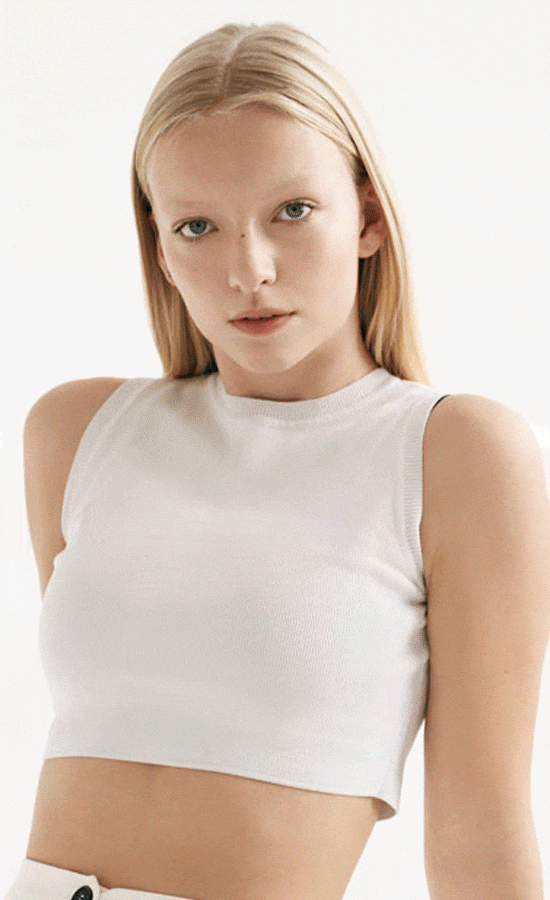 Linda Mohnke<br /><span class="model-data-overview">EU 178cm | US 5′ 10”</span>