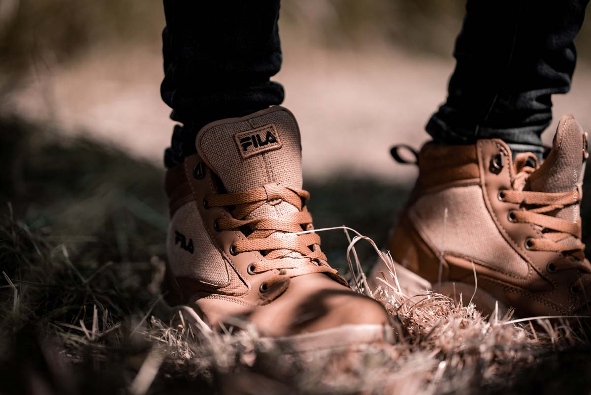 https://cmmodels.com/wp-content/uploads/2022/09/marke-modemarke-sportmarke-fila-schuhe-stiefeletten-braun-beige.jpg